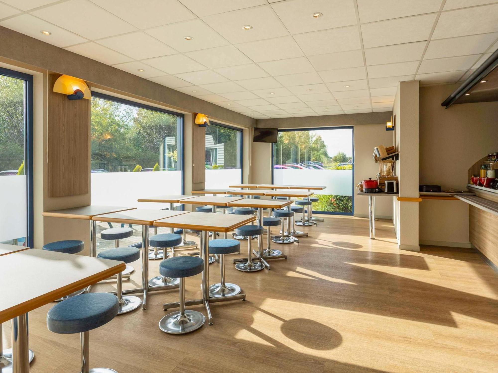 Ibis Budget Charleroi Airport Exterior photo